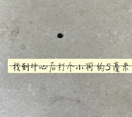 绥江瓷砖空鼓维修公司专业解答在瓷砖铺贴过程中，如果砂料搅拌不均匀，将会带来以下问题